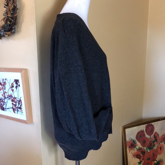 Vintage LORD & TAYLOR  Size Medium 100% Pure New Wool Deep-V Button Cardigan NEW - Picture 7 of 15